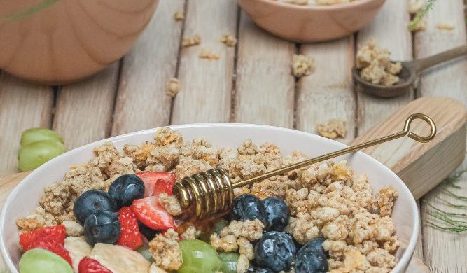 Breakfast bowl with fruits and granola